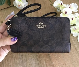 Coach คล้องมือ 2 zip s