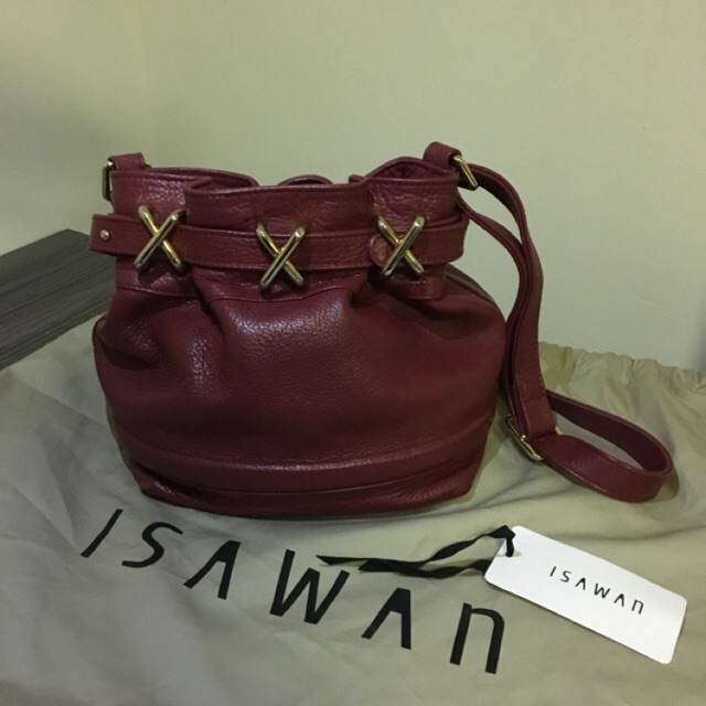 กระเป๋าหนังแท้ Isawan รุ่น Mini X-Iss สีแดงเบอร์รี Dark Red ของแท้ 100%