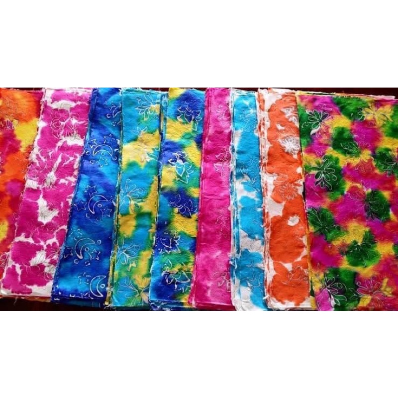 กระดาษสาหนา หน้าขรุขระ ขนาด 52x72ซม หนา 70-80แกรม บรรจุสีละ 100 แผ่น คละสี (สียอดนิยมสีขายดี)