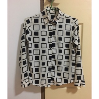 เสื้อเชิ้ต ผ้าลื่นใส่สบาย ลายกราฟฟิกสี่เหลี่ยม อก32-36