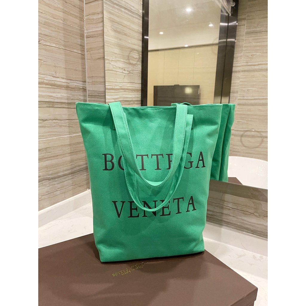 21 Bottega Veneta Network Red Canvas Shopping Bag Color Is Really Good No Words Size Shopee Thailand