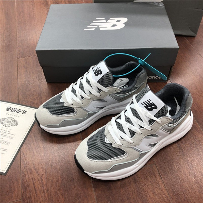 Nb5740 รองเท้ากีฬาลําลอง ผ้าตาข่าย ระบายอากาศ สไตล์เรโทร สําหรับผู้ชาย และผู้หญิง