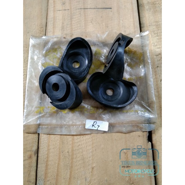 MATA แผ่นยางรองสําหรับยึดตาแมวแบบสะท้อนแสงขนาดเล็กสําหรับ Suzuki A100 GT100 GT125 GT185