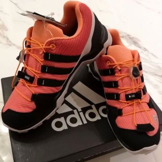 รองเท้า​เด็ก​ รองเท้าผ้าใบ​ ยี่ห้อ Adidas​ แท้​ 100%รุ่น​ TERREX Kสีสวยตามรูปเลยค่าาาา