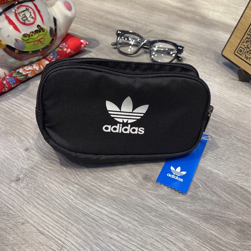 สินค้าส่งออก (รูปถ่ายจริง + VIDEO Aแนบ) Adidas ESSENTIAL CROSSBODY BAG Abdominal BAG - DV2400 - รับเ