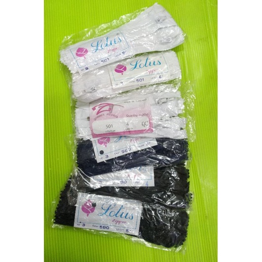 ซิปไนล่อนฟันเบอร์3 สีขาว สีดำ สีกรม  ขนาด3 -9นิ้ว