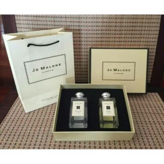 น้ำหอมโจมาโลนแท้ในชุด boxset พร้อมถุง
1 กล่อง มี 2 ขวด