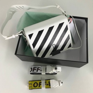 กระเป๋า Off-white Bag Hiend