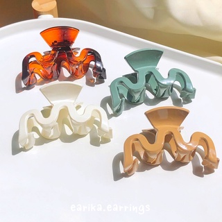 (กรอกโค้ด GG24P ลด 65.-) earika.earrings - wavy acrylic hair clip กิ๊บหนีบผมอะคริลิคทรงคลื่น (มีให้เลือก4สี)