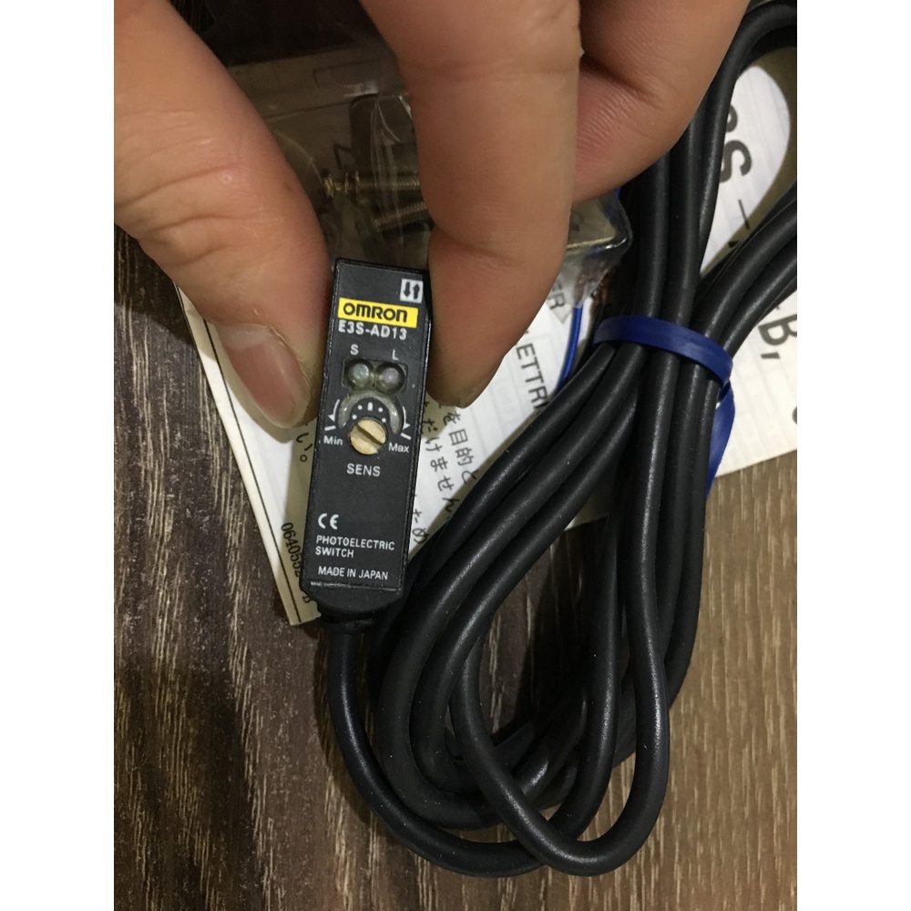 YY E3S-AD13 โฟโตอิเล็กทริคเซนเซอร์ 10 ถึง 30VDC