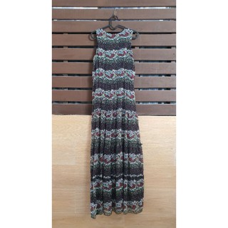 (Used) Maxi dress แขนกุดยางยืดที่เอว ผ้าชีฟอง พื้นสีดำลายดอกไม้เล็ก ซับในทั้งตัว