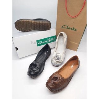 Clarks 6887 รองเท้าหนังแท้ ลายดอกไม้ สําหรับผู้หญิง