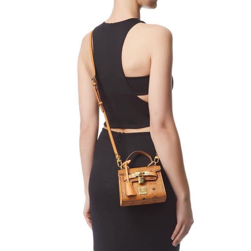 กระเป๋า mcm mini heritage