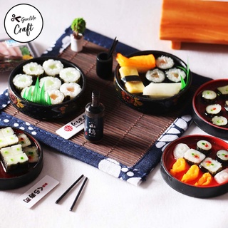 โมเดลอาหารญี่ปุ่นจิ๋ว ซูชิ และข้าวปั้น สำหรับตกแต่งบ้านตุ๊กตา dollhouse