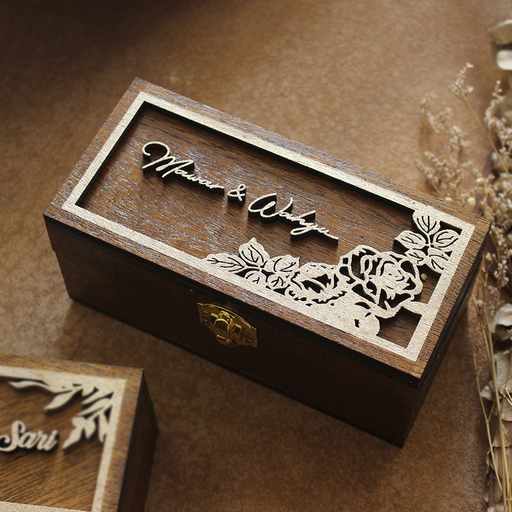 RUSTIC WOODEN DOWARD MONEY BOX / MONEY DOWARD BOX