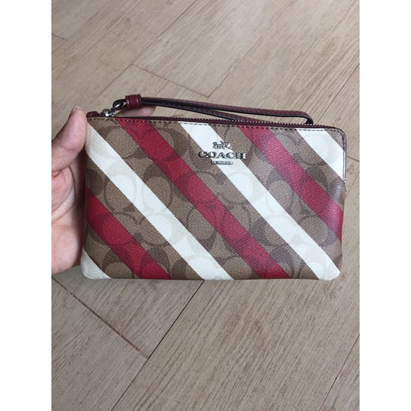 Coach C1715 กระเป๋าคล้องมือ 1 ซิปL แท้💯💯