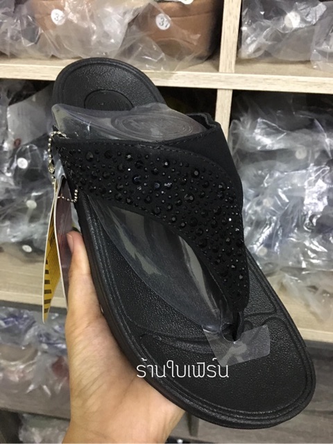 รองเท้าแตะผู้หญิง สายผ้าติดคริสตัล สายทรงใบไม้ .size.36-40 พื้นกันลื่น