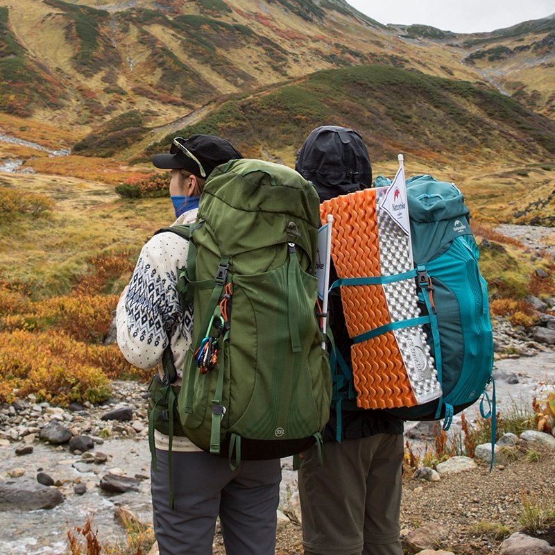 Naturehike กระเป๋าเดินป่าปีนเขามืออาชีพน้ำหนักเบาชายตั้งแคมป์กลางแจ้งกระเป๋าเป้สะพายหลังความจุขนาดใหญ่หญิง