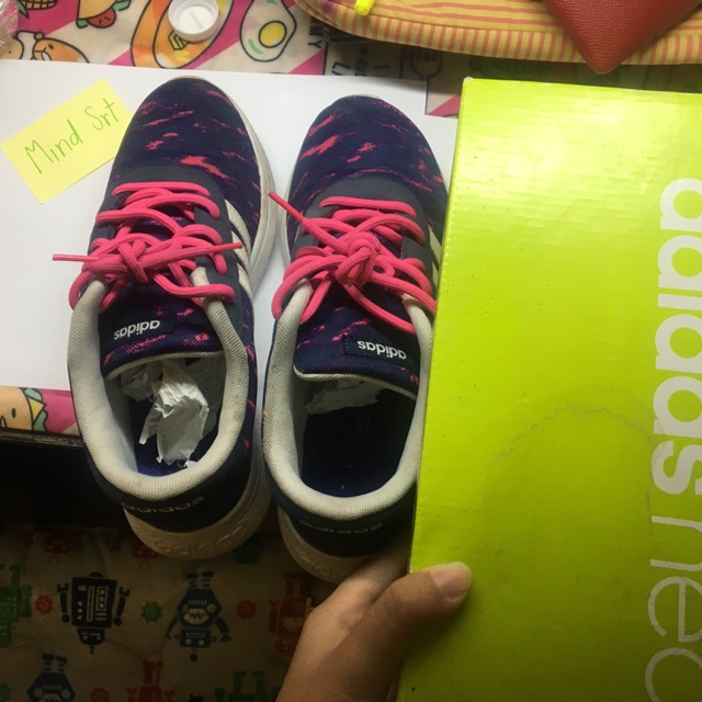 รองเท้า adidas ผู้หญิง