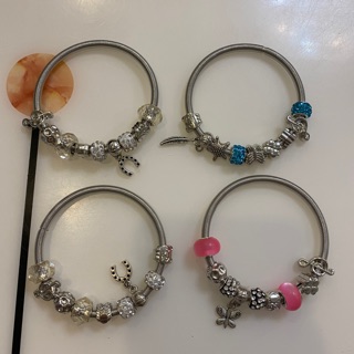 กำไลข้อมือ พร้อม charms ของใหม่ ได้มาจากอังกฤษ