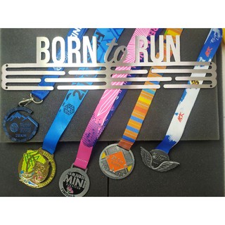 ที่แขวนเหรียญ รางวัลส BORN to RUN แตนเลสเกรดเอ ไม่เป็นสนิมคุณภาพส่งขายอเมริกา