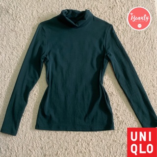 ✨Uniqlo✨ เสื้อคอเต่าสีเขียวสวย แขนยาว ใส่แล้วดูดีมากก