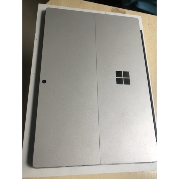surface pro 5 แรม8 ssd 256 กล่องครบ มือสอง