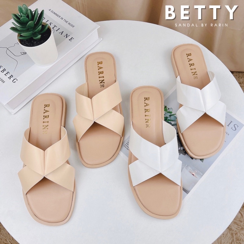 Rarin [ Betty ] รองเท้าแตะ คิวท์ๆ **เท้าไม่เรียว แนะนำบวกเพิ่ม**
