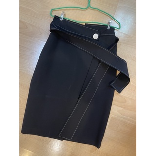 กระโปรง zara size s สีดำ
