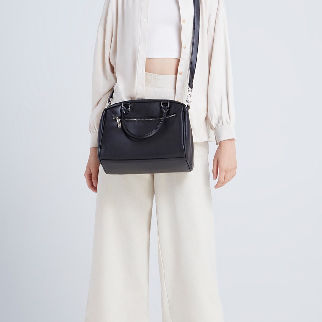 AWARINN กระเป๋าสะพายข้าง City bag Ep.2 / Size M  กระเป๋าทนทาน กันน้ำ เบา ไม่ต้องเปลี่ยนบ่อย