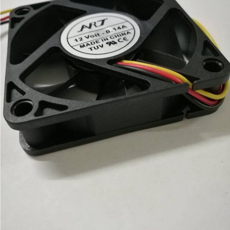 พัดลมคอมพิวเตอร์ พัดลมระบายความร้อน Fan Case ขนาด 5/6/7cm  DC12V/3pin. สินค้าคละยี่ห้อ.