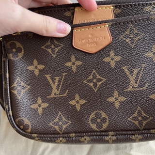 lv pochette dc20