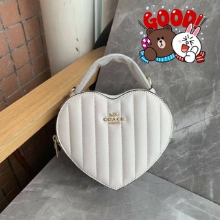 🎊💖🌇🚜@1,890.-📍(ลดพิเศษ 7 %) 💯 🛒🛒Big Discount 2022🛒🛒Coach Heart Shape Crossbody Bag