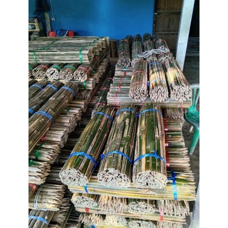 ไม้ไผ่แหลมปลาย/ปักค้ำต้นไม้/ขนาด70ซม./มัดละ25ชิ้น
