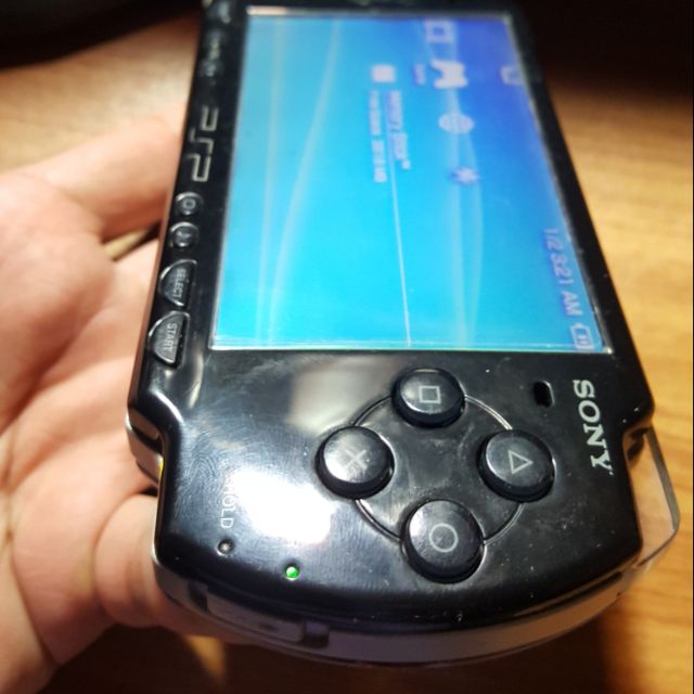 เครื่องเกมส์ PSP รุ่น 2000 สภาพ 87%