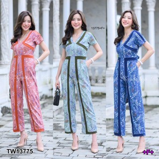 &lt;TW13775&gt;Jumpsuit จั๊มสูทยาว คอวี แขนสั้น ซิปหลังยาว มีเชือกผูกเอวมีกระเป๋าล้วงเนื้อผ้าวูฟล์เวฟ แต่งแถบทูโทนตัดกับลายดอก