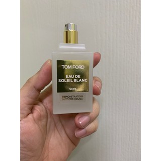 TOM FORD Eau De Soleil Blanc EDT 50ml.  เคาน์เตอร์ 8000 บาทลดเหลือ @ 1550 บาทส่งฟรี   น้ำหอมสุดหรูที่นำเอาความสดชื่น เปล