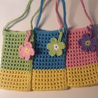 กระเป๋าใส่โทรศัพท์ กระเป๋าถัก กระเป๋าสะพายข้าง crochet phone bag 🧶🌷พร้อมส่ง💫แถมฟรีพวงกุญแจดอกไม้💫🌈 มีเก็บเงินปลายทาง🔥