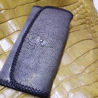 กระเป๋าสตางค์งูทะเล  stinray  wallet  green  color