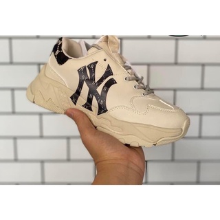 รองเท้า MLB LOGO NY สีขาว