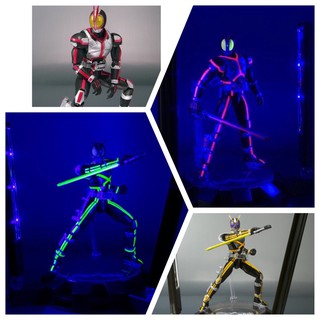 [มือ 1] Bandai 2013 Tamashii Exclusive Kamen Rider 555 - Faiz with Glowing Stage and Kaixa with Glowing Stage (set of 2)