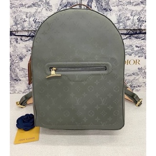 กระเป๋า LOUIS VUITTON BACKPACK หนังแท้ ขนาดกำลังดี🤍