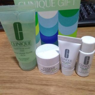 Clinique 2020 Skincare Gift Set (4 Items)