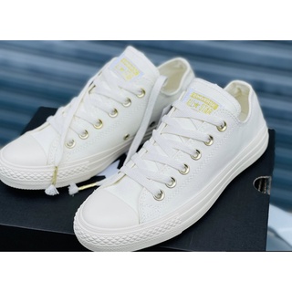 (สินค้าราคาพิเศษ)Converse รองเท้าผ้าใบหุ้มส้นสำหรับผู้หญิง Collection ใหม่! CHUCK TAYLOR OX EGRET/GOLD/WHITE