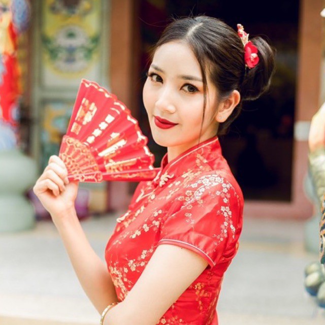 พัดสีแดง ผ้าเช็ดหน้าเจ้าสาว