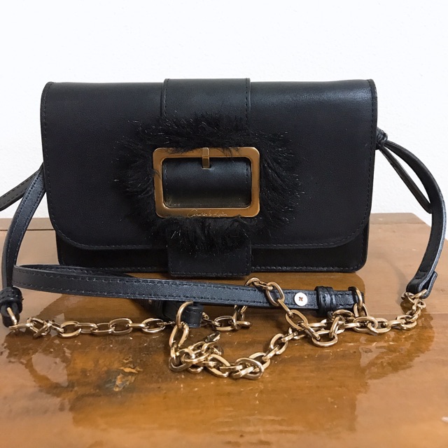 charles & keith กระเป๋า