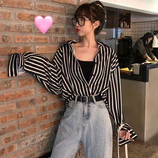 ⚛️TNB COCO1⚛️เสื้อเชิ้ตผู้หญิงแขนยาว oversize เสื้อเชิ้ตลายทางขาวดำ เสื้อโอเวอร์ไซส์เกาหลี เสื้อผ้าวัยรุ่นแฟชั่น