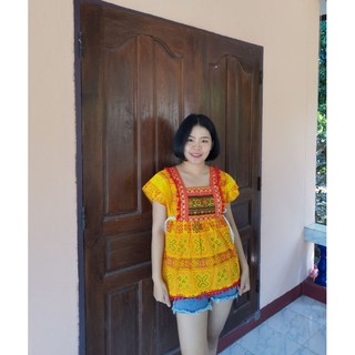 เสื้อเกาหลี ราคาส่ง สินค้าพร้อมส่ง แจ้งสีเสื้อในแชทได้เลยนะคะ