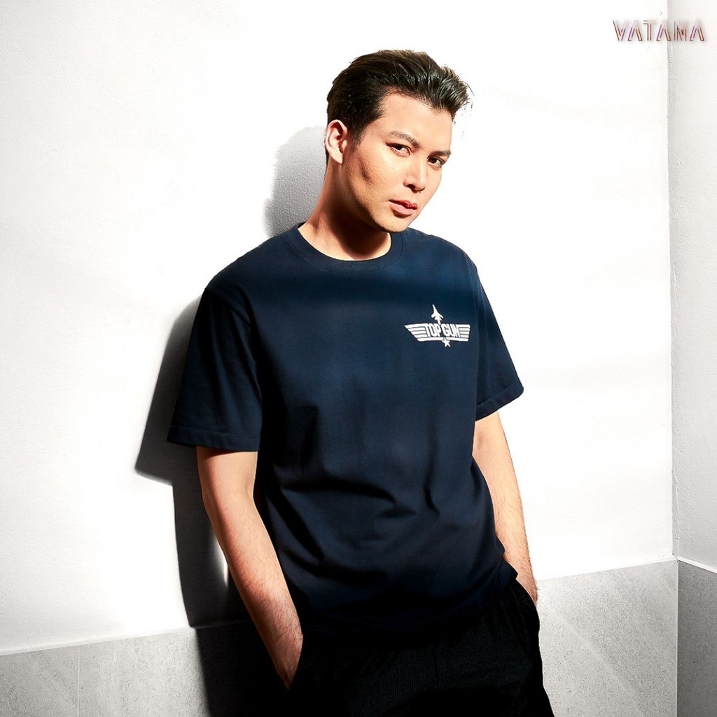 VATANA - เสื้อยืดคอกลม สีกรม พิมพ์ลาย TOP GUN MAVERICK : Blueprint | Glow in the dark ลิขสิทธิ์ MARVEL