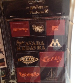 harry potter Magnet set แฮร์รี่ พอตเตอร์ ชุดแม่เหล็ก จากร้านชานชะลา ประเทศอังกฤษ